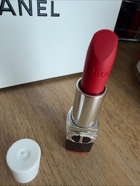 Dior matte Lipstick - Strong Red